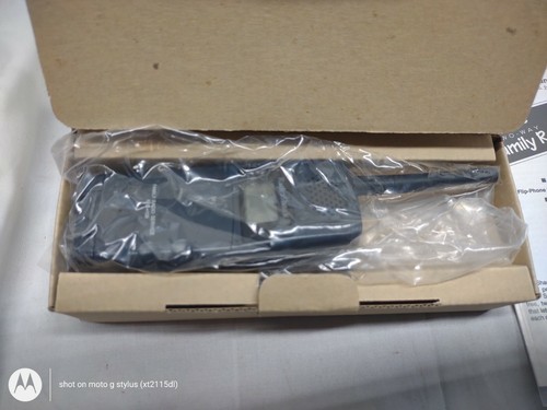 Radio familiar RadioShack bidireccional estilo abatible FRS-106 21-1806 14 canales - Imagen 5 de 8