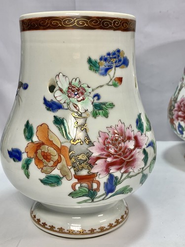 A Pair 18th Century Chinese Famille Rose Pot Pourri Jars  Yongzheng Qianlong - Picture 15 of 16