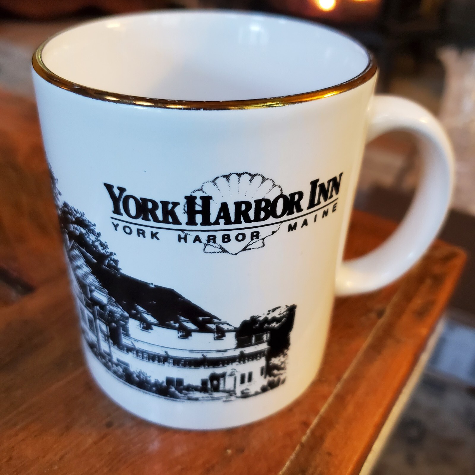 Vintage Coffee Mug "York Harbor Inn MAINE" Souvenir Black, White, Gold