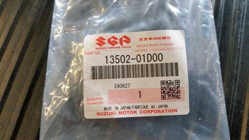 Suzuki GS 500 GM 51 DR 350S Vergaserdeckel oben Suzuki OEM Neuteil 13502 - 01D00 - Bild 4 von 4
