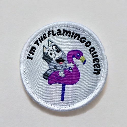 Bügelbild Aufnäher - Bluey Muffin "I'm The Flamingo Queen" - 2" Kinder Hund Cartoon - Bild 1 von 6