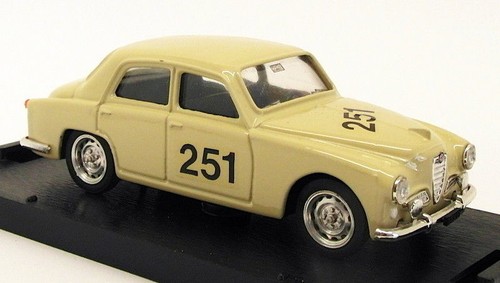 Brumm 1/43 Scale Model Car R90 - 1950 Alfa Romeo 1900 Mille Miglia - Picture 2 of 9