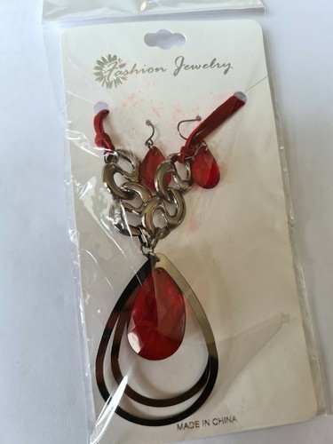 Matching necklace and earring sets - Picture 48 of 156