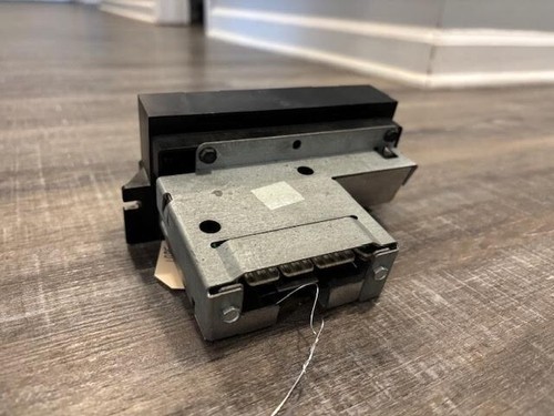 1985-1993 Cadillac SDV FWD Fleetwood Electronic Climate Control Unit PN#16025246 - Picture 2 of 6