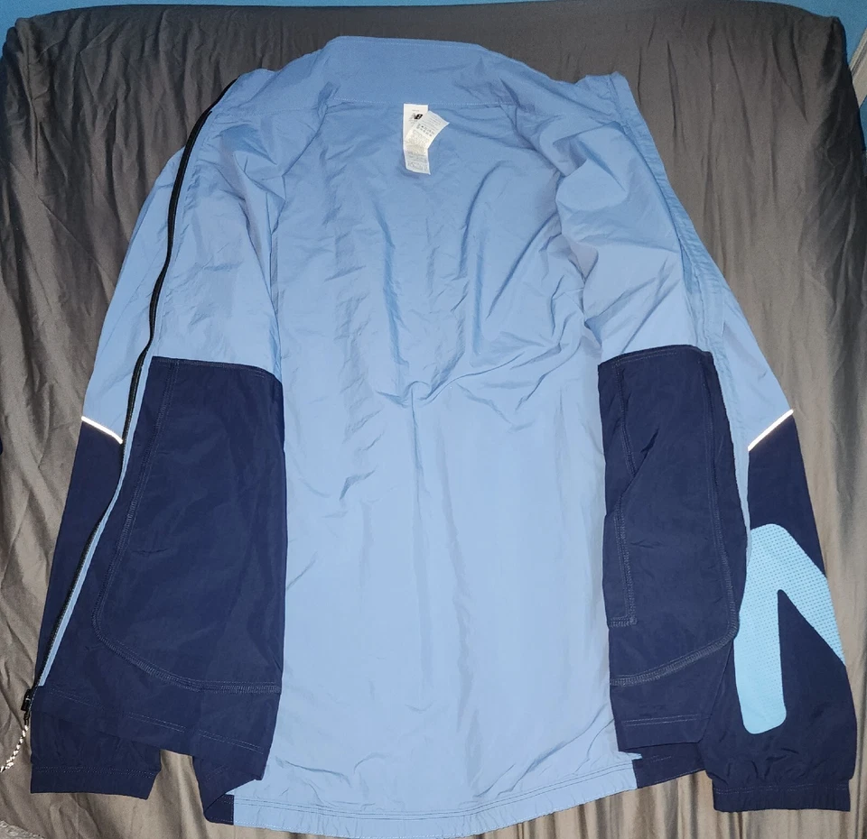 New Balance running jacket Men's MEDIUM ~ $105 Blue dow to $49.99 - Image 3 of 4
