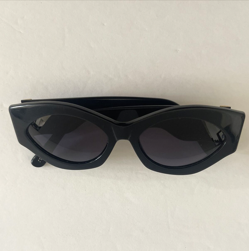 Vintage Gianni Versace Medusa Black Sunglasses - Picture 4 of 19