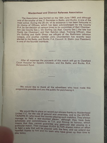 Maidenhead Referees v The Entertainers XI 21/04/1974 (Charity Football Match) - Bild 2 von 4