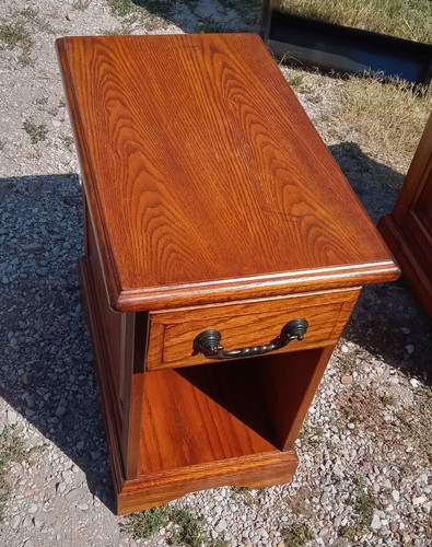 Oak End Table / Side Table  (ET495)