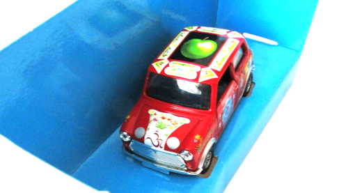 Corgi The Beatles Psychedelic Mini No 04440 Rare Withdrawn Model 1:36 - Picture 4 of 12