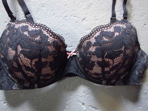 BETSEY JOHNSON Black Lace Lined Demi Underwire Bra size 34C - Picture 2 of 5