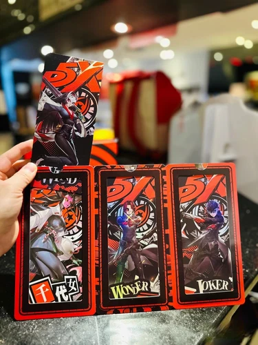2024 Pizza Hut P5X Persona 5 Figuren Happy Meal Spielzeug Abzeichen Poker Kartenständer - Bild 7 von 20