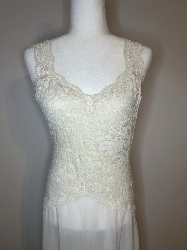 Camisón Victoria's Secret De Colección Talla M Marfil Encaje Corpiño Satén Lazos Slip Romántico Foto 2 de 4