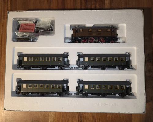 Roco H0 43048 - Set mit E-Lok E 32 & 4 Wagen OVP NEUWERTIG