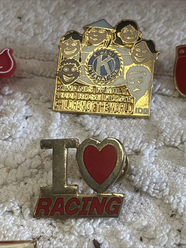 Collection Of 37 American Pin Badges - Foto 4 di 24