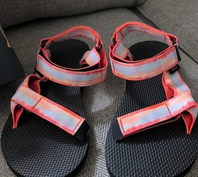 Vintage Teva Red and Gray Sandals, Size 9 Teva | Shoes | Teva Red And Gray Strappy Sandals Womens  main image 4