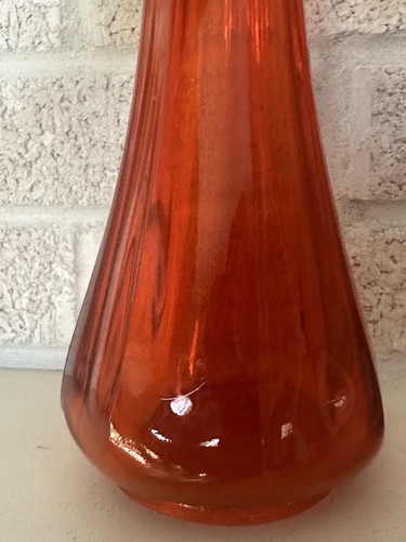VTG MCM LE SMITH SIMPLICITY RIBBED Red/Orange Amberina 13.5” SWUNG Vase 8 Finger - Picture 12 of 18