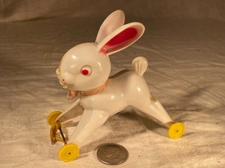 ROSEN / ROSBRO White Rabbit on Wheels TOY