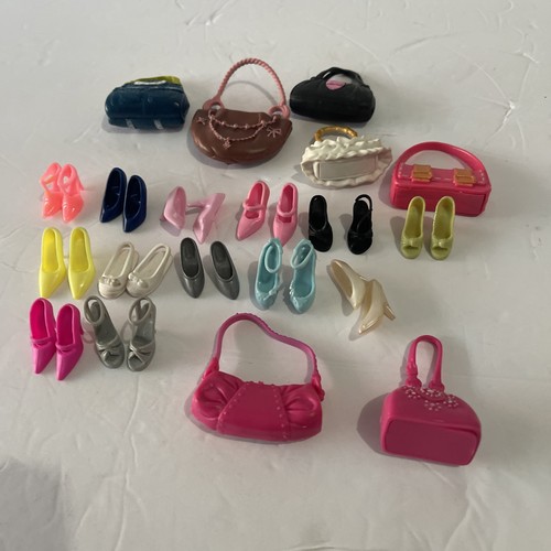 Barbie Skipper Schuhe 13 Paar und 7 Geldbörsen - Bild 3 von 8