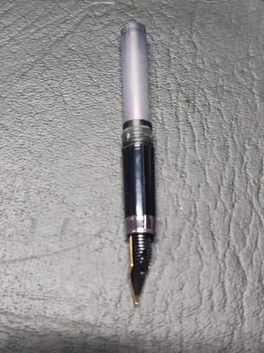 BOMBAY BROCADE - VINTAGE FOUNTAIN PEN -1999 - #10 IRIDIUM GLD & SILVER - Picture 8 of 8