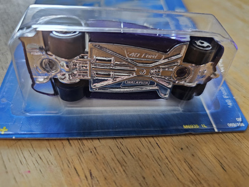 Hot Wheels '40 Ford Convertible, Purple; 2008 All Stars Series 069/196 - Picture 3 of 4