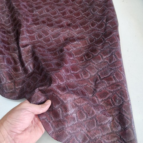 Glossy Snake Embossed Cow Leather Sheet: Italian Leather Crafts - Picture 7 of 13
