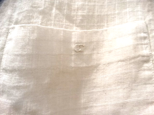 Authentisches Chanel elfenbeinfarben kariertes Leinen Langarmhemd mit zwei Taschen, CC-Logo, 10 - Bild 2 von 7