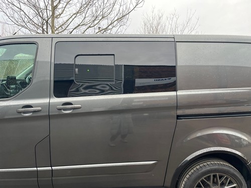 Transit Custom 2014-23 Right Hand Sliding Privacy Sliding F2B & Bonding & Trim - Picture 3 of 13