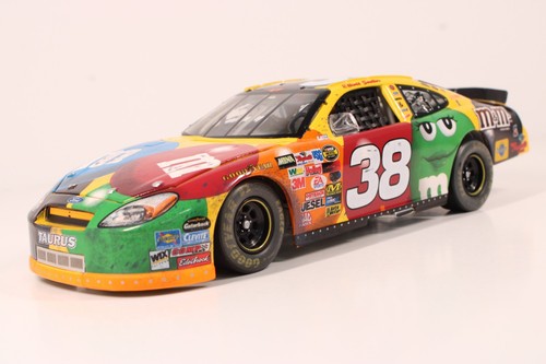 ELLIOTT SADLER 2004 ACTION #38 TEXAS WIN M&M'S FORD W/TIRE PIECE /240 MADE XRARE - Picture 3 of 21