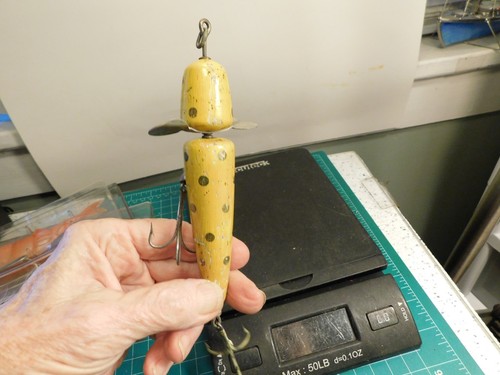 Globe Pflueger Large Yellow Spotted Wood Fishing 5 1/2" Spinner Lure - Picture 12 of 13