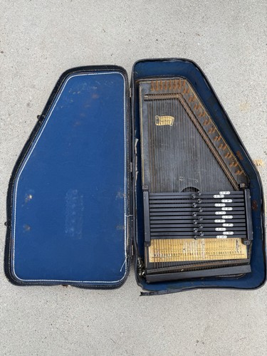 Vintage Oscar Schmidt Autoharp W/ Case - Picture 2 of 6