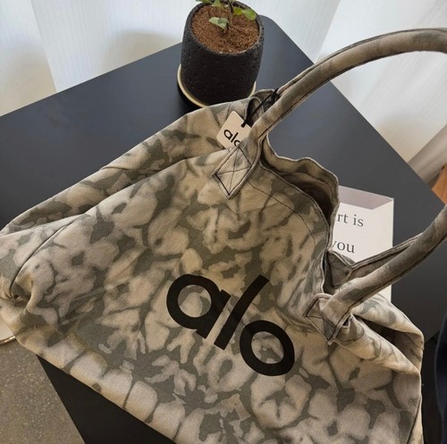 NWT ALO Yoga Gray Tie-Dye Canvas Cotton Large Tote Bag For Travel & Gym Carry-On