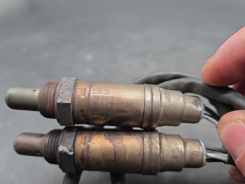 PORSCHE 911 996 CARRERA 2000-2001 O2 OXYGEN SENSOR POST CAT 99660611800 L1-569 - Picture 2 of 7