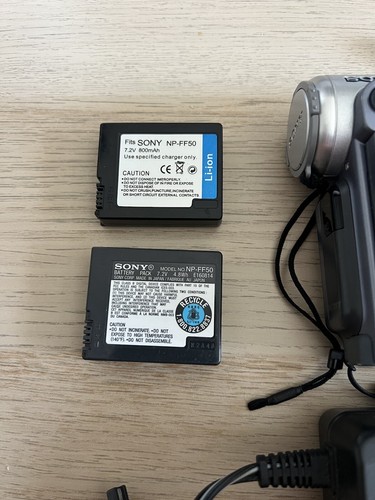 Sony DCR-lP5 NTSC MicroMV Handycam Camcorder VCR Player Video Transfer Micro MV - Bild 12 von 24