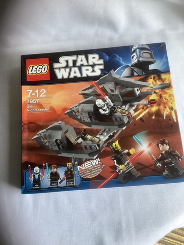 Lego 'Star Wars' Sith Nightspeeder 7957 - Picture 2 of 3