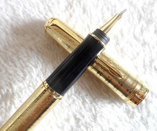 Ausgezeichnet Gold Parker Sonnet feine (F) Feder Tintenroller schwarze Tintenmine keine Box - Bild 4 von 9