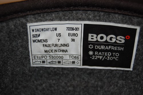 WOMENS BLACK QUILTED BOGG LOW SNOWDAY ZIPPERED BOOTS- SIZE 7 - EUC - Picture 5 of 5