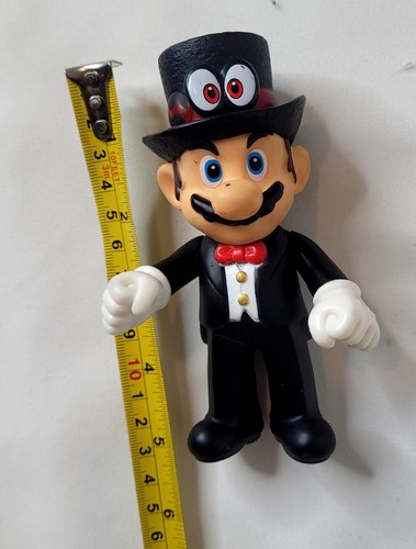 Super Mario Odyssey figure, featuring Mario in a black tuxedo and top hat - Picture 3 of 3
