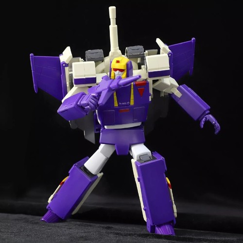 Nueva figura de acción Star Toys ST-01 Blitzwing Triple Changer Transforms en stock - Imagen 6 de 12