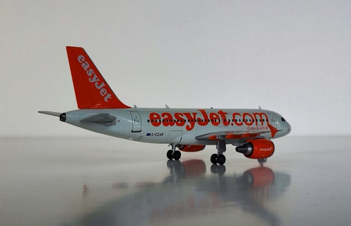 Gemini 200 EASYJET Airbus A319. Reg: G-EZAK. "2009 release" "NEW". - Picture 8 of 14