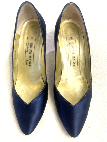 Bruno Magli donna raso Dk. Blu Vintage Decolte, taglia 7B, ottime condizioni - Foto 15 di 15