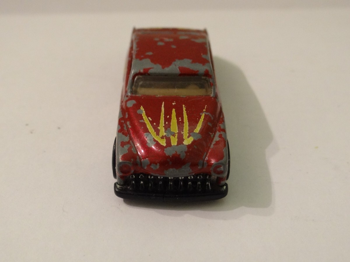 Mattel Hot Wheels V2582 Die-Cast Car Red with Gold | eBay