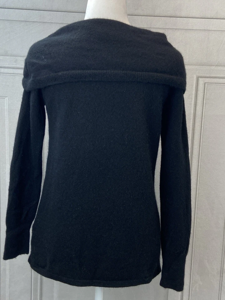 Suéter envolvente suave para mujer pequeño pequeño cachemir negro cálido al hombro Foto 3 de 4