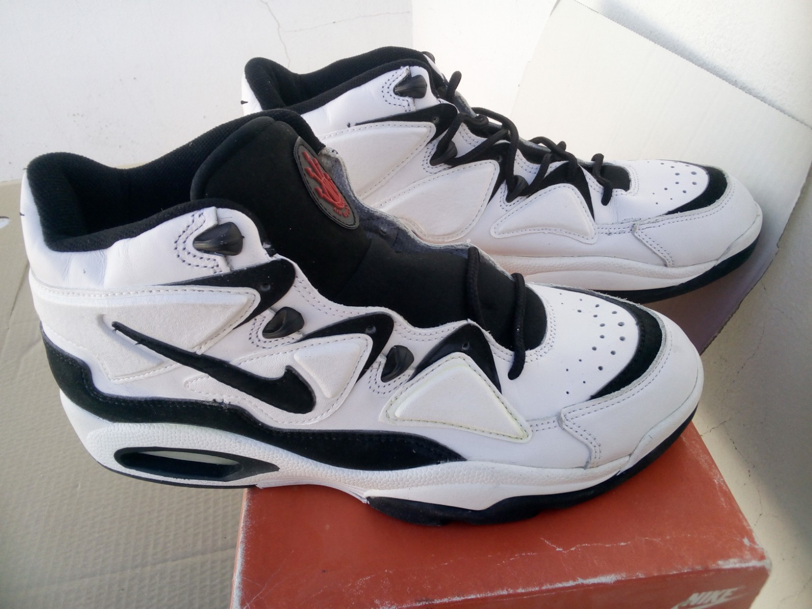 Vintage UPTEMPO mediados tamaño 13,5 NIKE AIR (48) baloncesto FORCE Vintage UPTEMPO baloncesto mediados tamaño 13,5 NIKE AIR (48) baloncesto UPTEMPO FORCE b4d71e