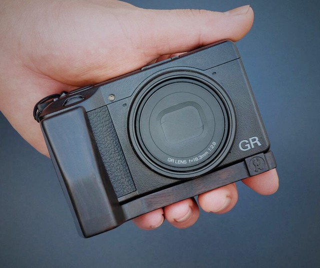 Supporto piastra per fotocamera in legno fatta a mano impugnatura a L per Ricoh GR III GR3 GRIII- Supporto piastra per fotocamera in legno fatta a mano impugnatura a L per Ricoh GR III GR3 GRIII-