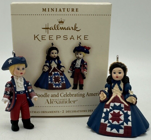 Juego de 2 miniaturas Hallmark Ornament Yankee Doodle and Celebrating America 2006 - Imagen 2 de 5