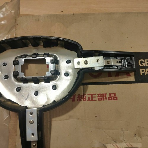 NOS TOYOTA LANDCRUISER FJ40 FJ45 BLACK STEERING WHEEL CENTER HORN PAD GENUINE - Picture 8 of 10