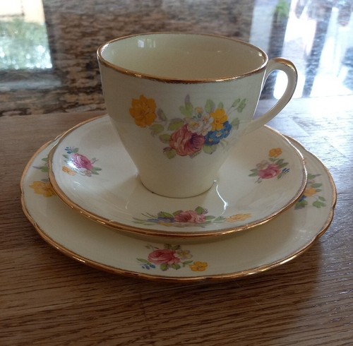 VINTAGE TRIO ART DECO 1930's ALFRED MEAKIN Porcelain Floral Cup, Saucer & Plate - Picture 22 of 22