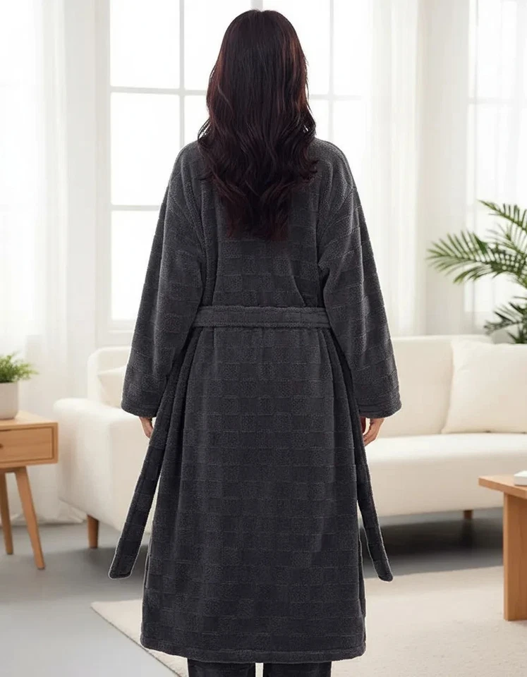 Albornoz grueso de terciopelo con capucha de felpa ropa de dormir Foto 2 de 4
