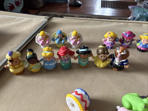 Large Lot Fisher-Price Little People Lot Of 21 Including Disney Figures And More - Picture 13 of 24