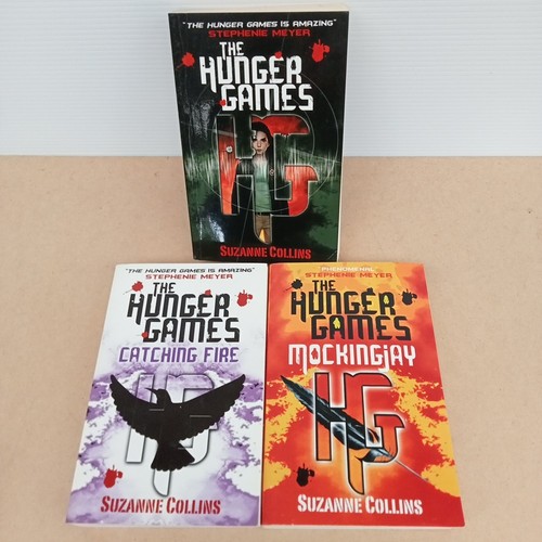 Hunger Games Trilogy 3 Book Collection Set by Suzanne Collins - Picture 1 of 17